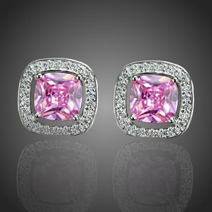 náušnice s ružovými zirkónmi kocky