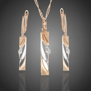 set luxusnej bižutérie elegantné paličky