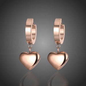 náušnice srdiečka. z chirurgickej ocele