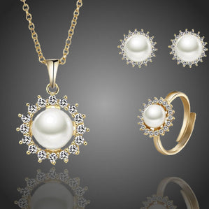 Set s bielymi riečnymi perlami Bonnitas